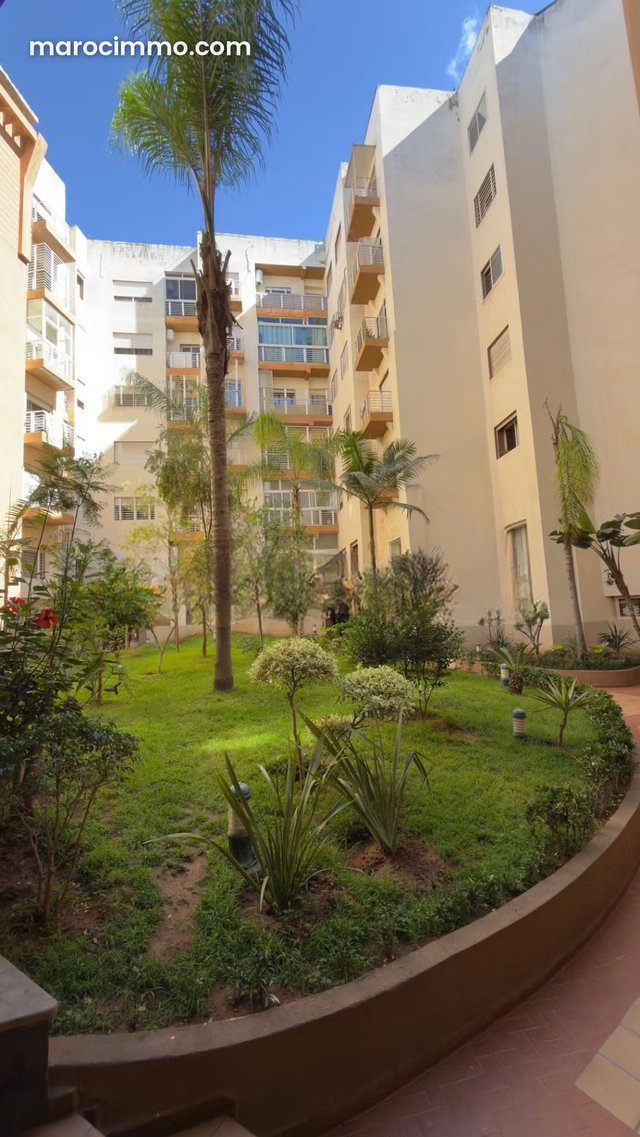 Appartement sur les champs 3 ch meublé — 2