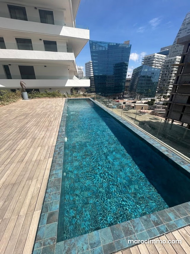 Studio neuf meublé terrasse Piscine CFC premium — 4