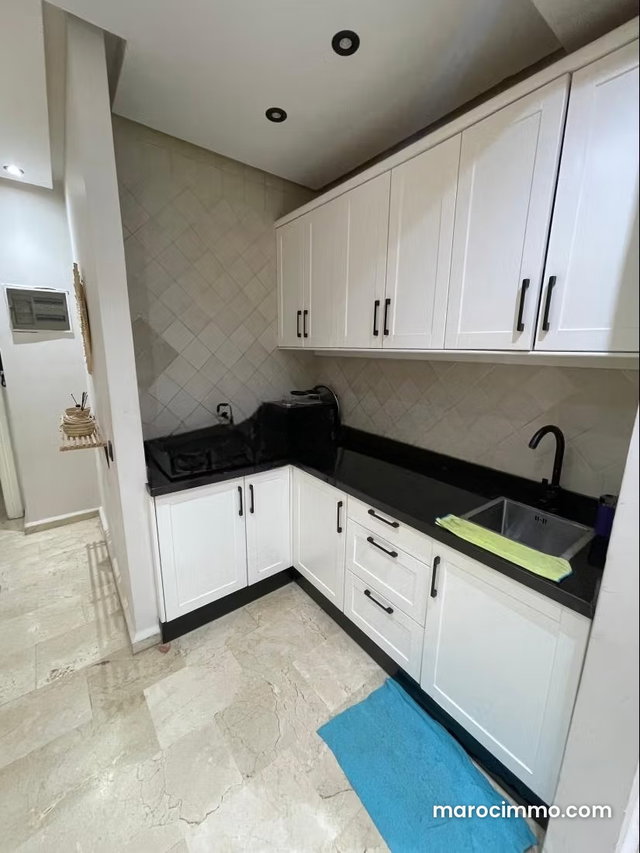 Superbe appartement à vendre à Hivernage. 3 grandes pièces. Meublé — 4
