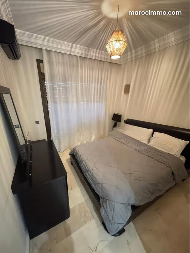 Superbe appartement à vendre à Hivernage. 3 grandes pièces. Meublé — 5