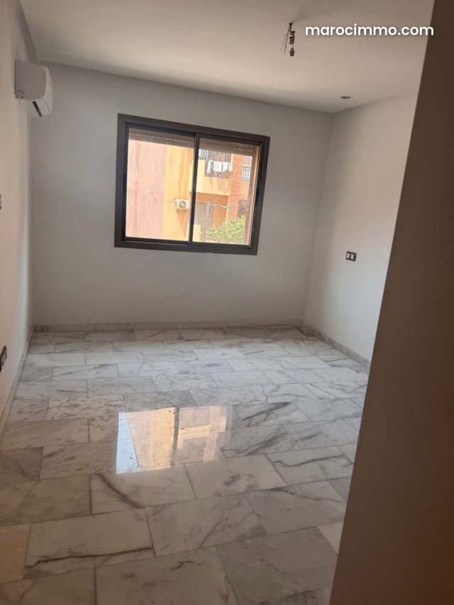 Luxury Apartment 2 Minutes from Eden Square — 2