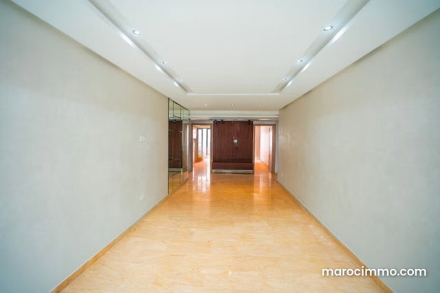 Grand appartement avec cour – 157m² — 3