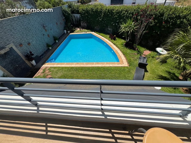 Somptueuse villa à vendre à El Hadadda. 5 belles chambres. Jardin et terrasse — 5