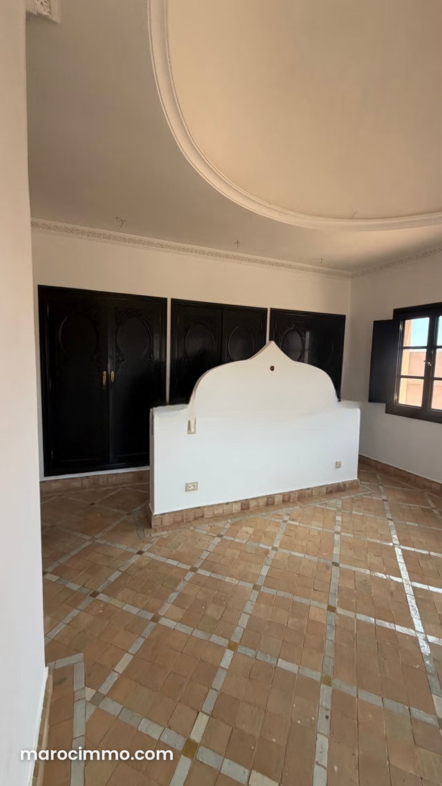 Villa de haut standing à louer à Route Casablanca. 5 grandes pièces — 3