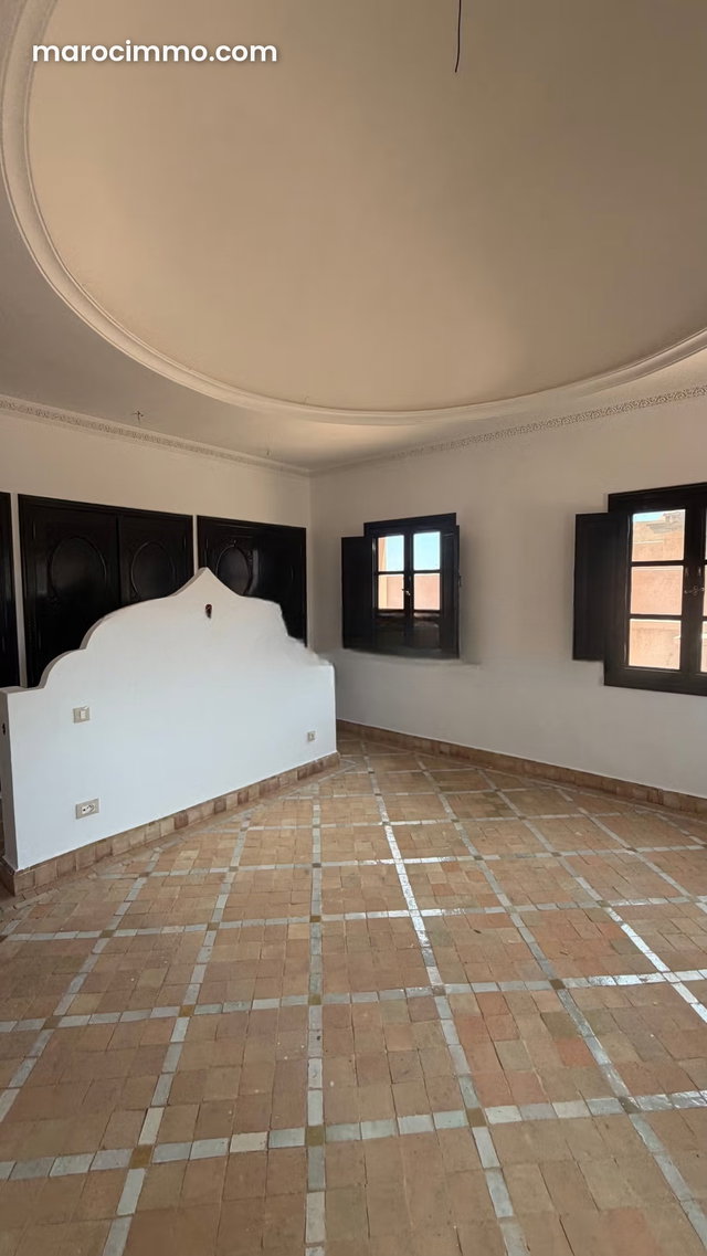 Villa de haut standing à louer à Route Casablanca. 5 grandes pièces — 2