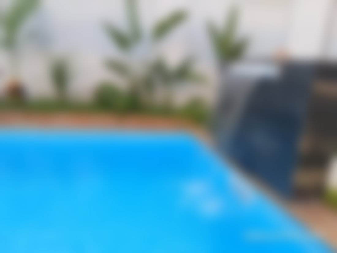 فيلا مع حديقة ومسبح للبيع بدار بوعزة