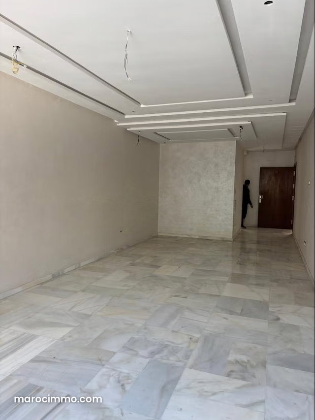 Appartement à l'achat à Marchan. 3 belles chambres. Concierge et climatisation — 2