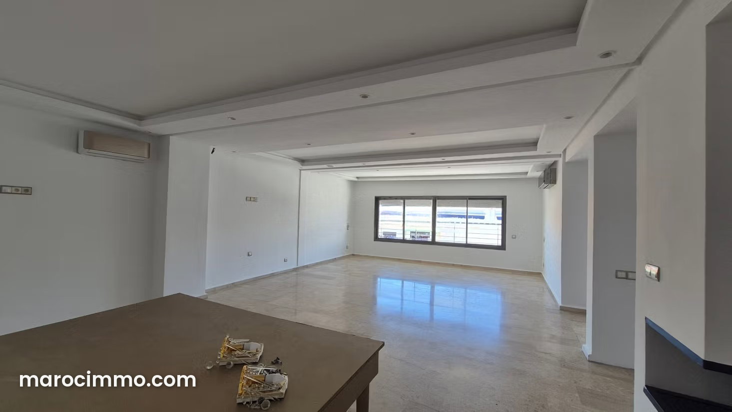200 sqm Apartment with Terrace for Rent in Racine, Casablanca — Casablanca