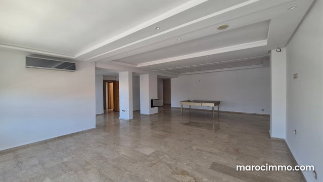 A louer Appt 200m2 2ch Racine — 2