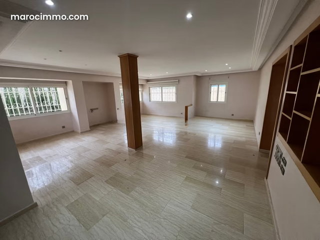 Magnifique villa à louer à Harhoura. Surface totale 350 m². Porte blindée et système de double vitrage — 3