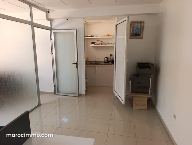 Bureaux à Nassim 1. Superficie 42 m² — 2