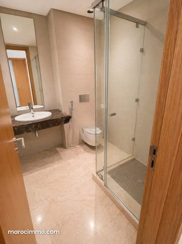 Apartment for rent in Souissi. 4 large rooms. Terrace and elevator — 2