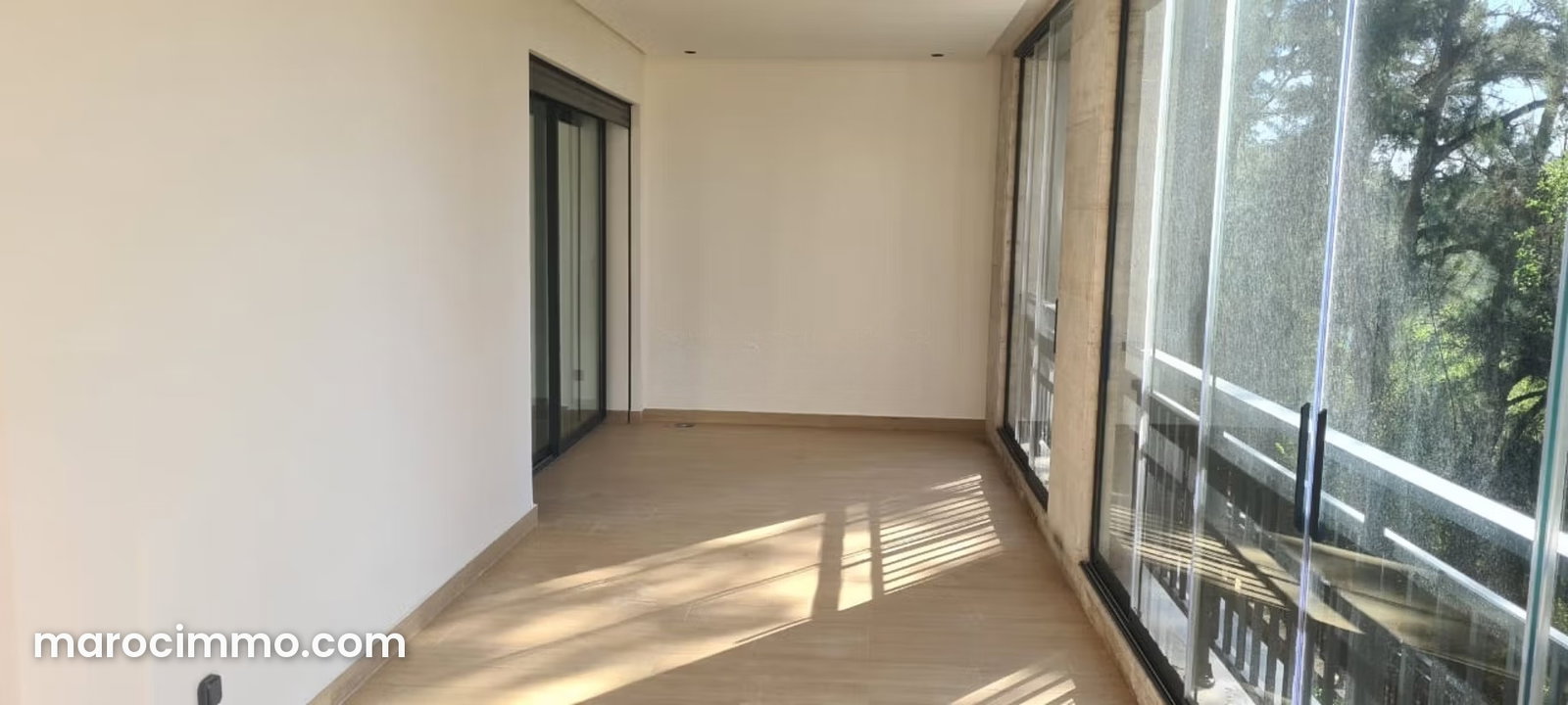 Bureau 1700 m² neuf, 3 étages avec ascenseur, Souissi Rabat — Rabat