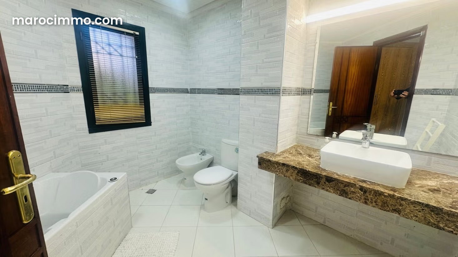 Appartement spacieux avec terrasse à Riyad Rabat — Rabat