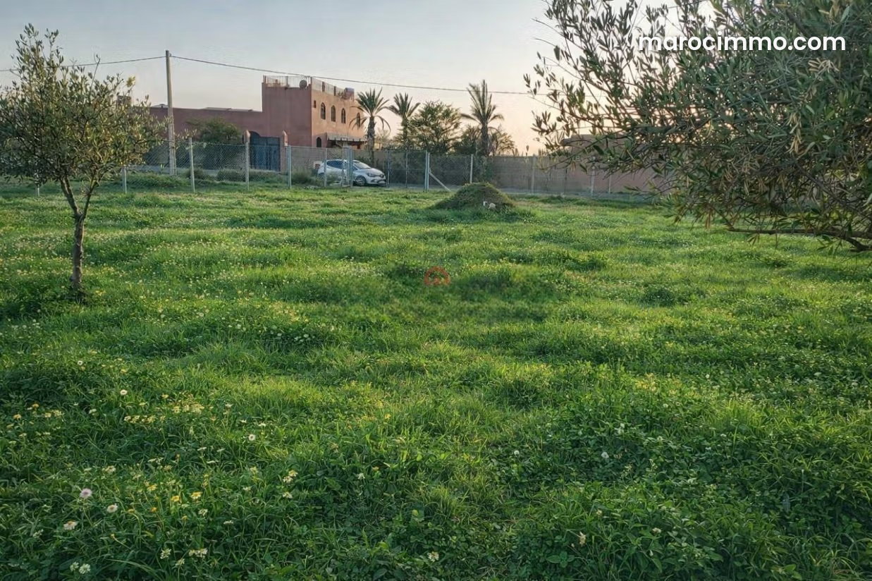 قطعة أرض واسعة للبيع في بوابات مراكش — مراكش