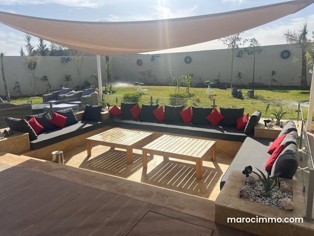 Maison de luxe à vendre à Route Casablanca. Surface totale 400 m². Meublé — 2