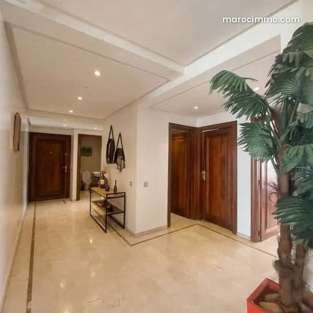 Appartement à Vendre de 203.0 m² à Casablanca, Palmier Maarif — 4