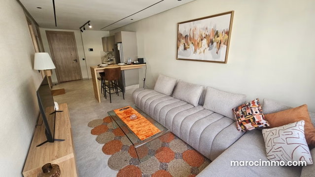Top studio neuf meublé avec terrasse — 2