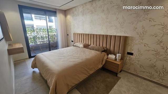 Top studio neuf meublé avec terrasse — 5