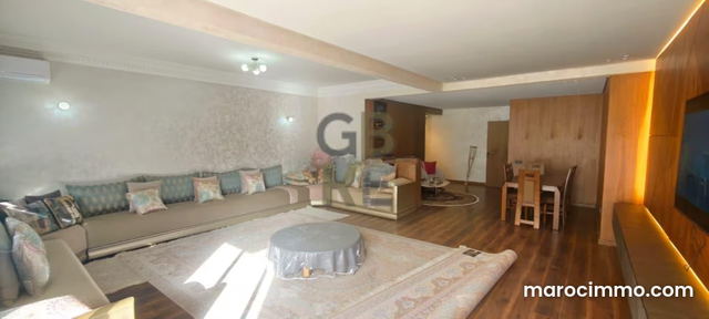 Appartement de très haut standing entièrement rénové à Hay Riad — Rabat