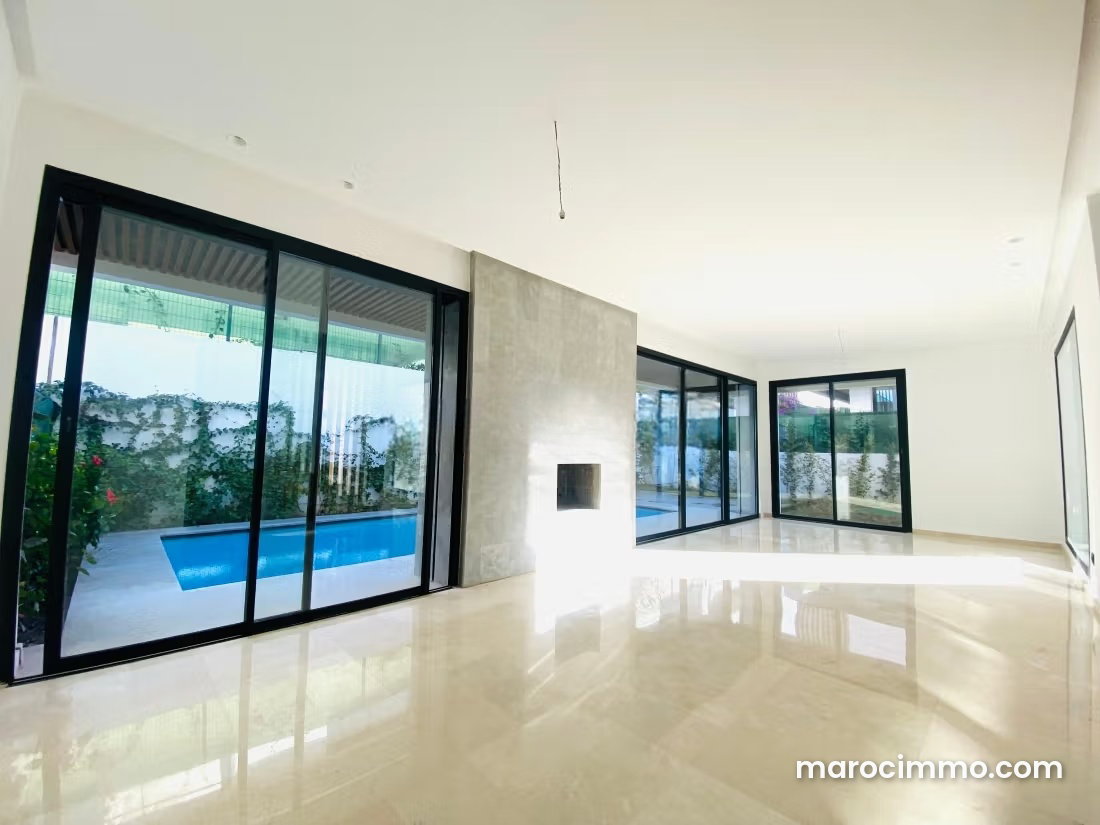 460 m² Villa with Swimming Pool, Bouskoura Green Town — Bouskoura