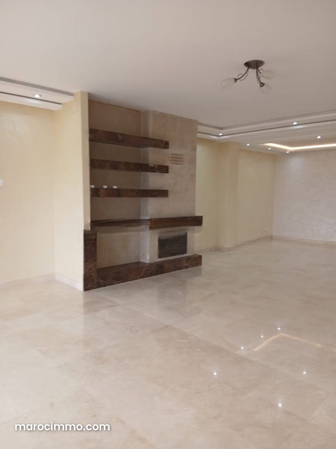 330 m² apartment with 4 bedrooms for rent in Hay Riad, Rabat — Rabat