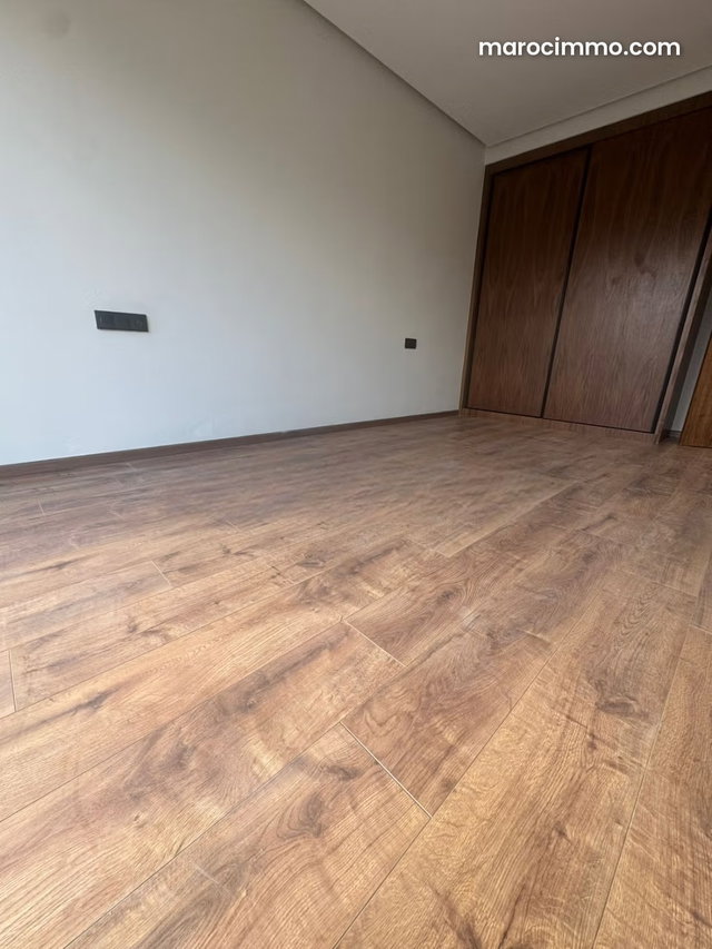 Apartment for Sale in Oasis. 1 beautiful bedroom. Traditional Moroccan living room, secure residence — 4