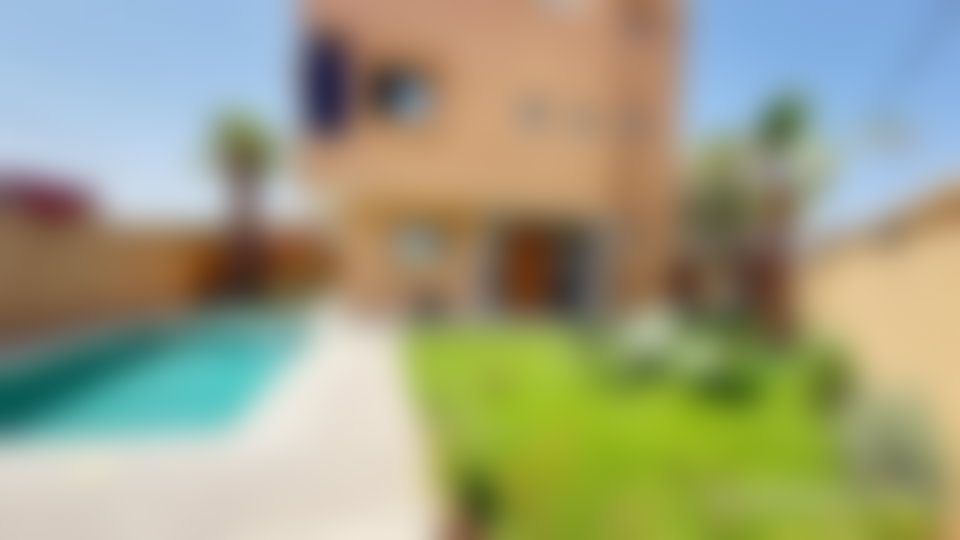 فيلا مع مسبح وإطلالة على الأطلس للبيع في تامصلوحت