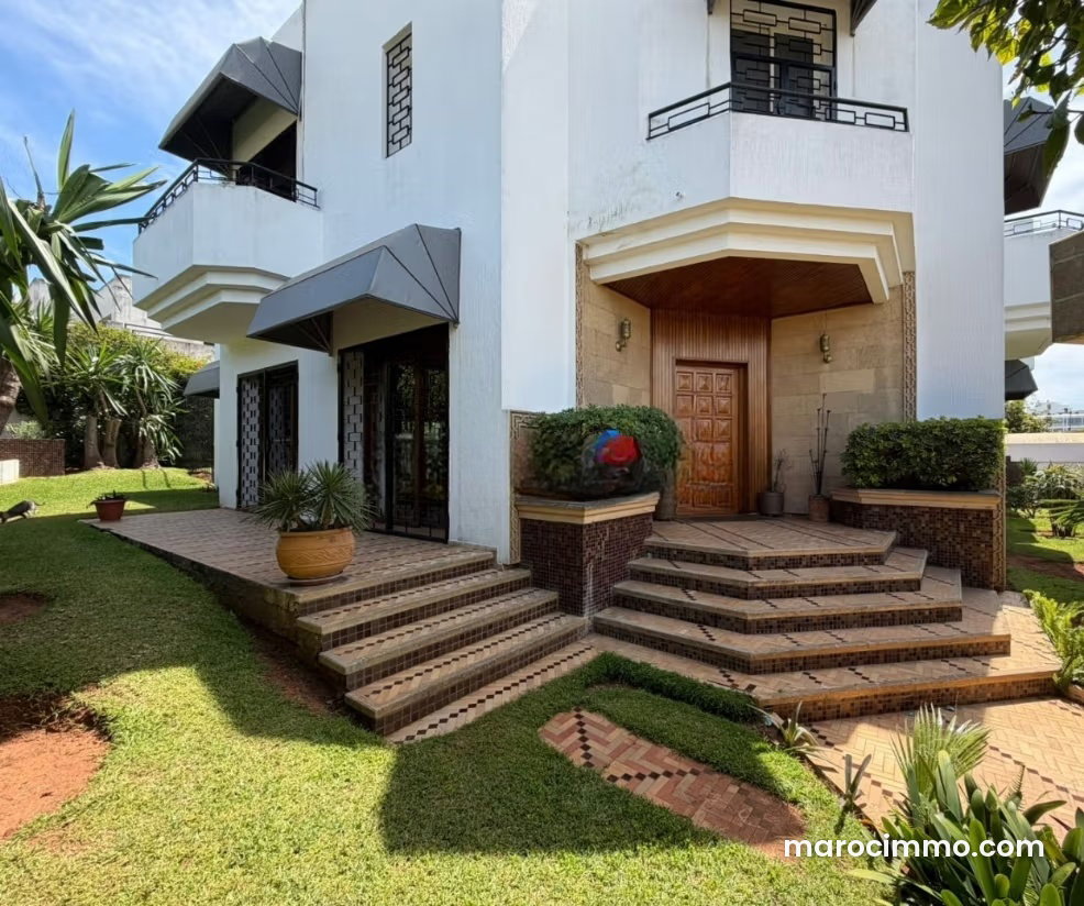 550 m² Villa with Pool and Garden in Riyad, Rabat — Rabat