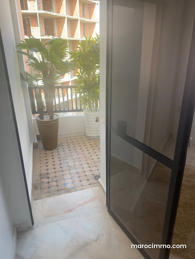 Très bel appartement 2 ch en location longue durée, uniquement pas de sous Location âpres ancien hôpital militaire, 2 chambres. Bien meublé — 2