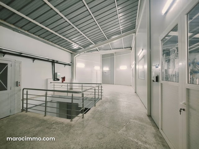 Usine en vente à Aïn Sebaâ. Surface de 1400 m² — 4