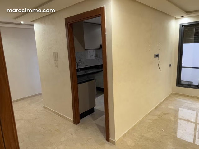 Rent this apartment in Hivernage. 3 spacious rooms. Satellite dish, secure residence — 4