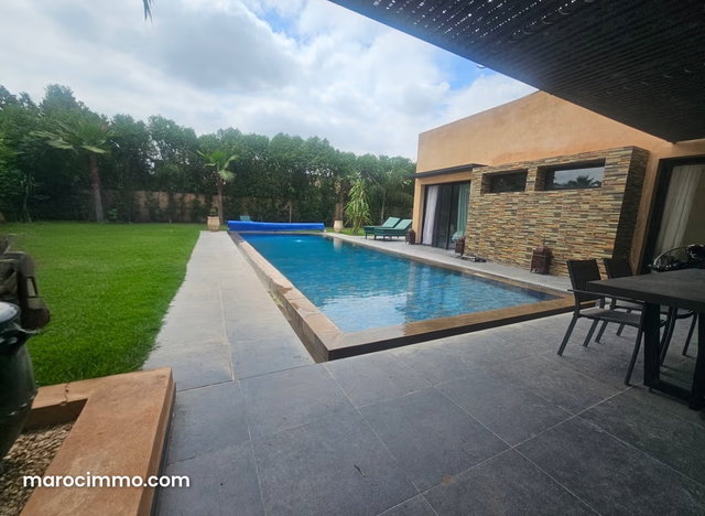Magnifique villa à vendre à Route de l'Ourika. 4 chambres. Meublé — 3