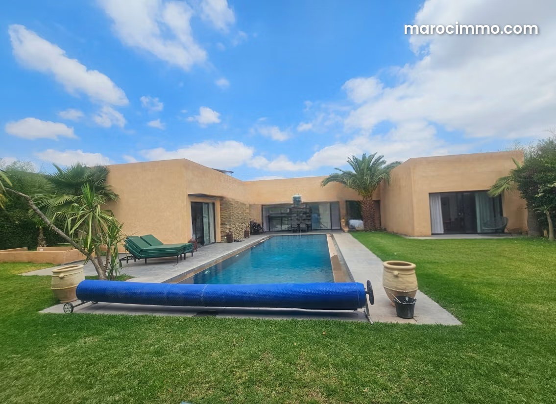 330 m² Villa with Heated Pool, Ourika Road, Marrakech — Marrakesh