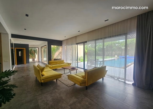 Magnifique villa à vendre à Route de l'Ourika. 4 chambres. Meublé — 4