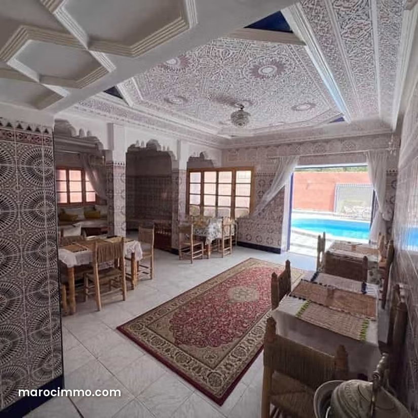 فيلا فاخرة 7 غرف للبيع بطريق أميزميز في مراكش — مراكش