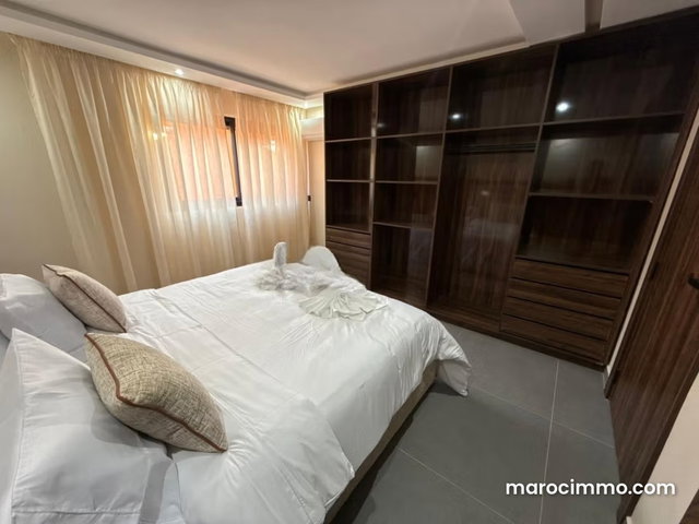 Bel appartement T4 en location à victor Hugo. Surface de 130 m². Moderne et bien placé — 5