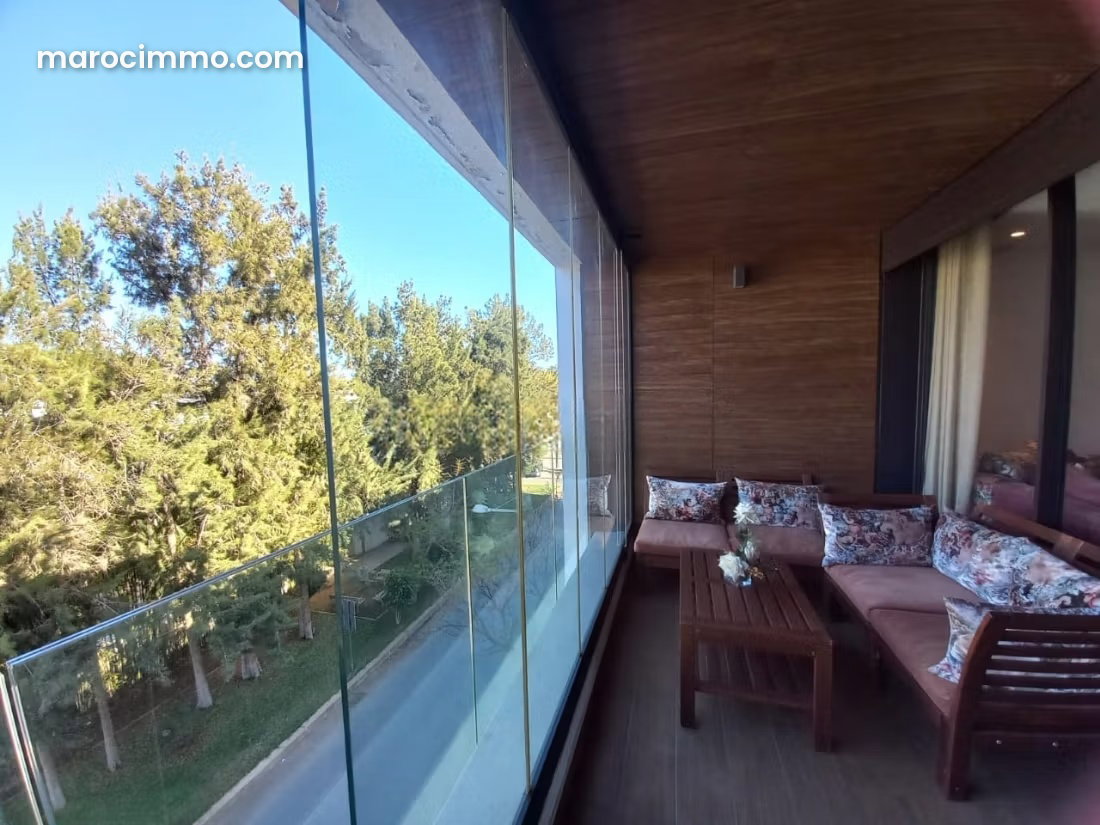Appartement lumineux avec terrasse en location à Souissi Rabat — Rabat