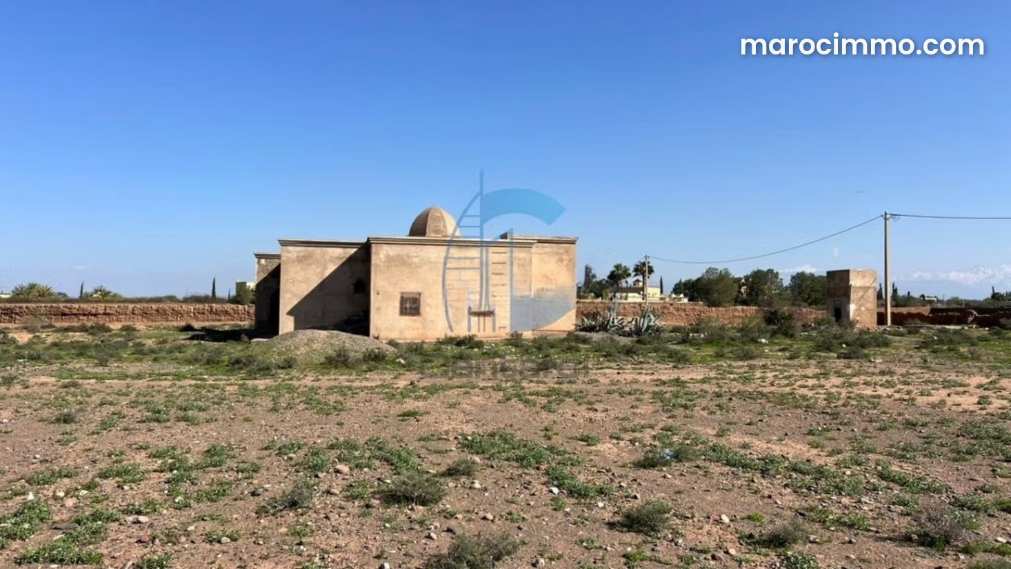 أرض بإطلالة أطلسية ساحرة على طريق ورزازات بمراكش — مراكش