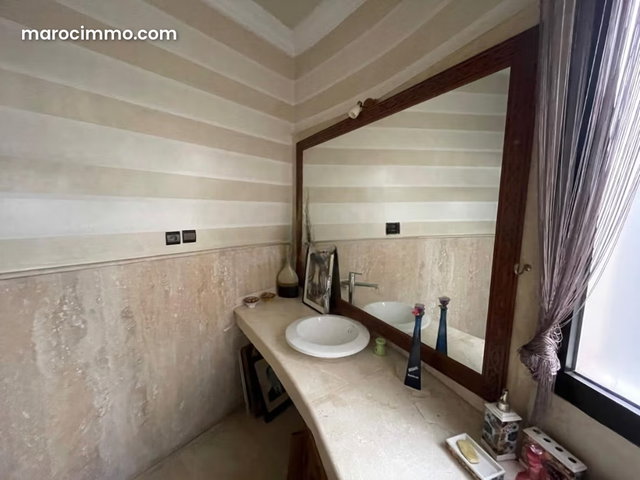 Magnifique villa à louer à Jawhar. Surface totale 750 m². Bien meublé — 4