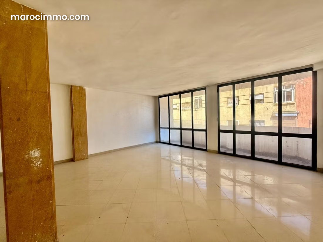 Bureau 450 m² avec façade vitrée, Centre Ville Casablanca — Casablanca