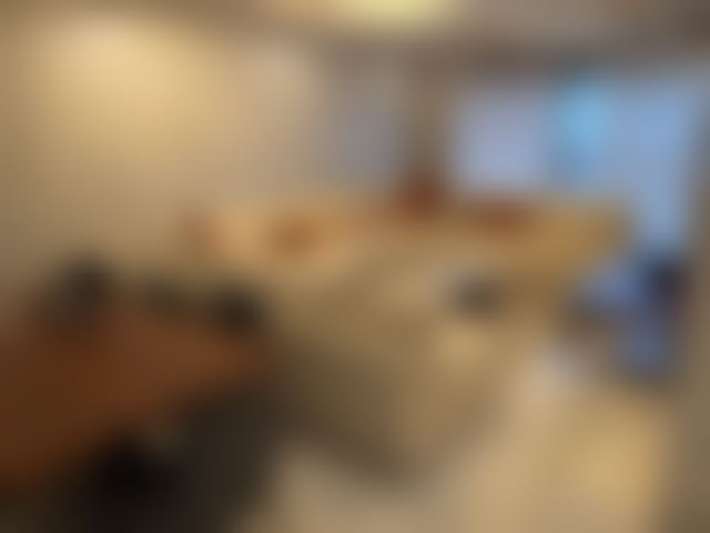 شقة مفروشة فاخرة مع شرفة للكراء بحي الرياض في الرباط — الرباط