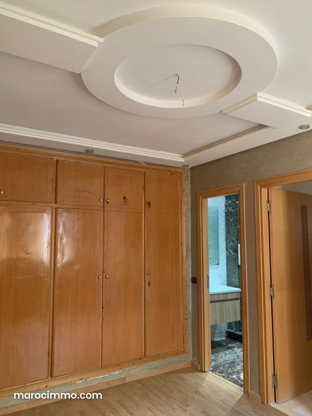 Vend appartement à Abbadi. Surface totale 114 m². Cuisine bien équipée — 4