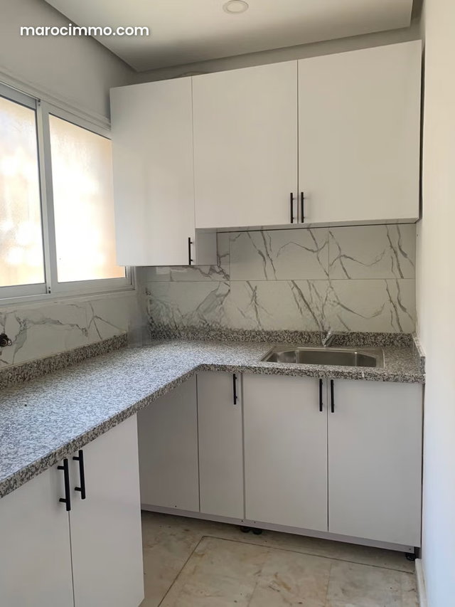 Vend appartement à Abbadi. Surface totale 114 m². Cuisine bien équipée — 5