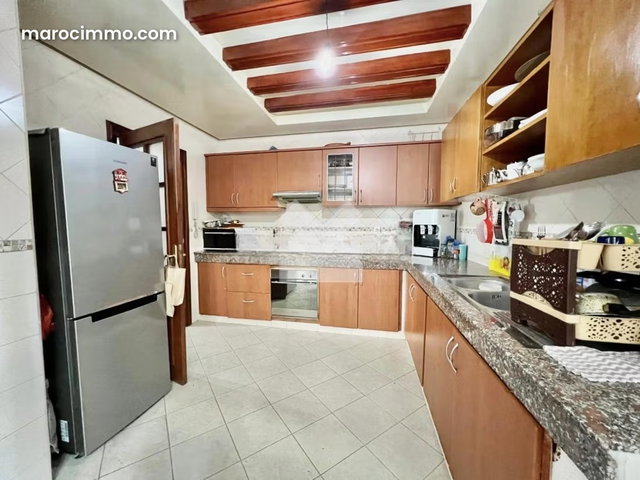 Bel appartement en location à Val Fleury. Superficie 150 m². Salon Marocain et antenne parabolique — 5