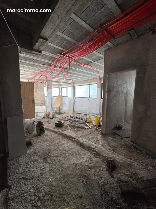 Commercial Space for Rent in CIL Hay Salam. 400 m². Double Glazing and Central Heating — 2