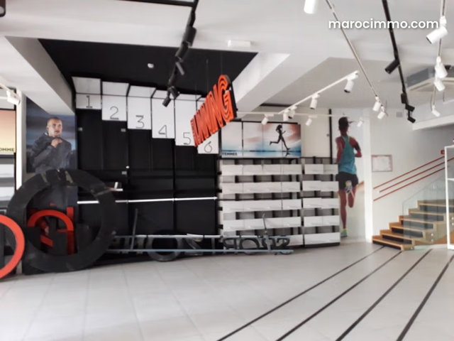 Superbe bâtiment commercial a vendre à californie — 4