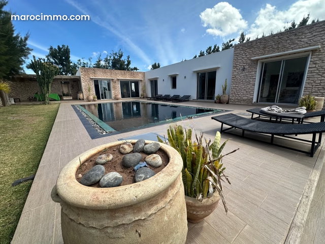 Villa 285m² zone urbaine– Titrée – 7km Essaouira — 2