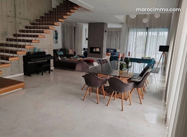 Bel VILLA Contemporaine à vendre à POLO — 2
