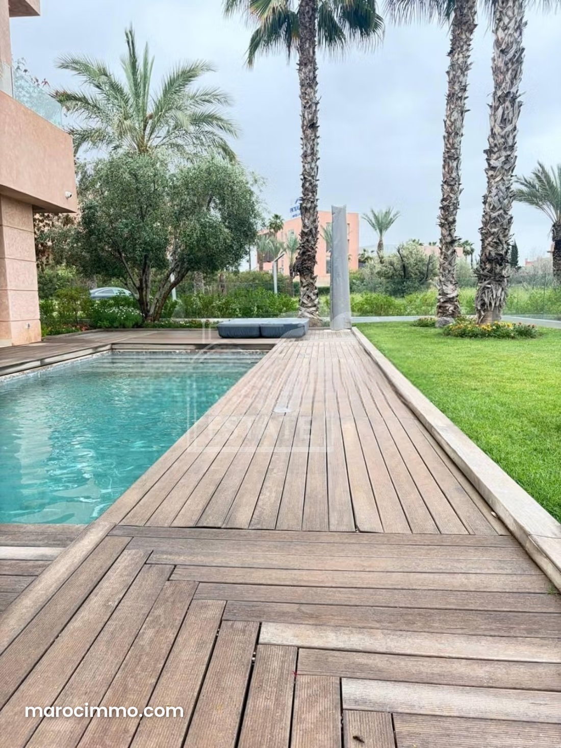 فيلا فاخرة للبيع في Les Portes de Marrakech بمساحة 592 م² — مراكش